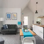 The Hawthorne Hideaway